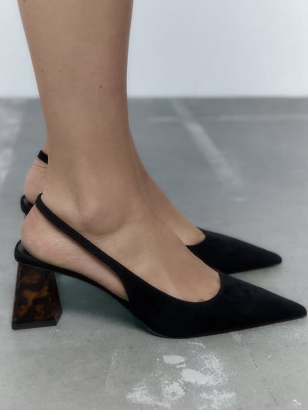 Zara Sling Back Block Heel Pointed Toe Women's 7-7.5 Shoes Black Tortoise Print